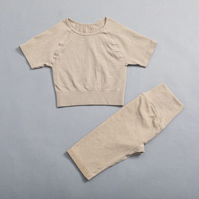 Костюм спортивный женский бесшовный с шортами тренировочная Спортивная