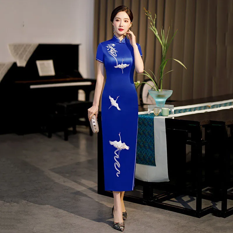 

Женское атласное платье-Ципао на пуговицах, синее винтажное вечернее платье в китайском стиле с вышивкой Журавля, пикантное платье-футляр с...