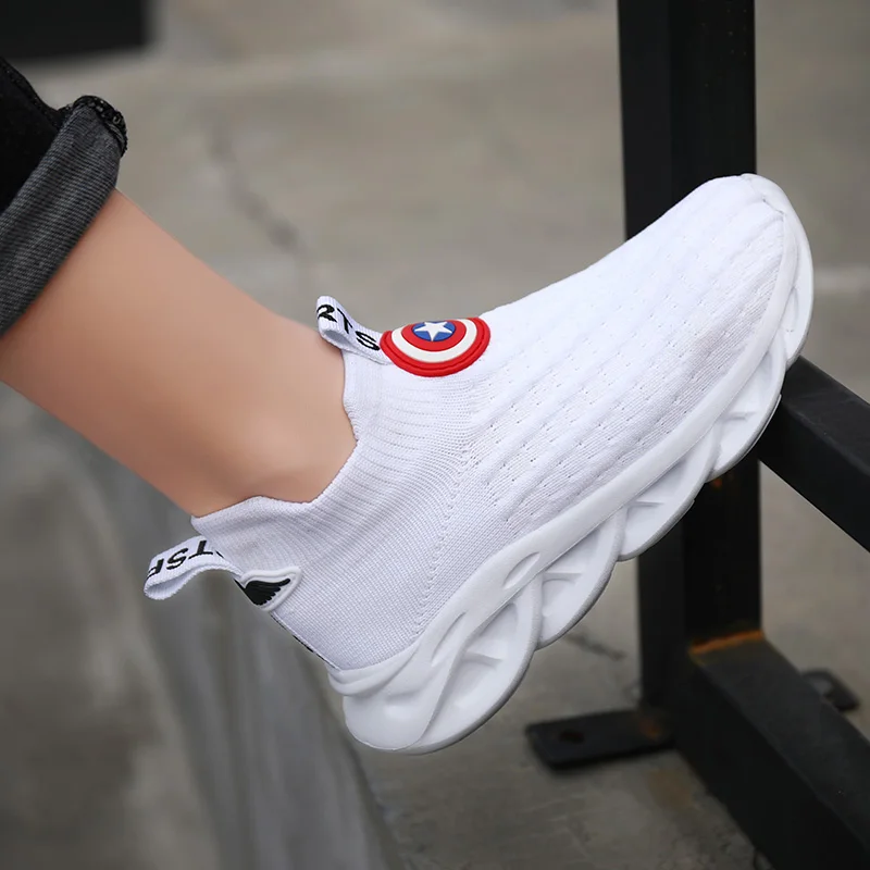 

Детская обувь из ПУ кожи в новом стиле, модная спортивная детская обувь для отдыха, легкие дышащие мягкие кроссовки для бега