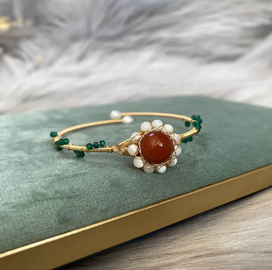 

Red Agate Sun Flower Hand-made Weaving Red Contrast Color Elegant Bracelet for women elegant vintage fairy bangle
