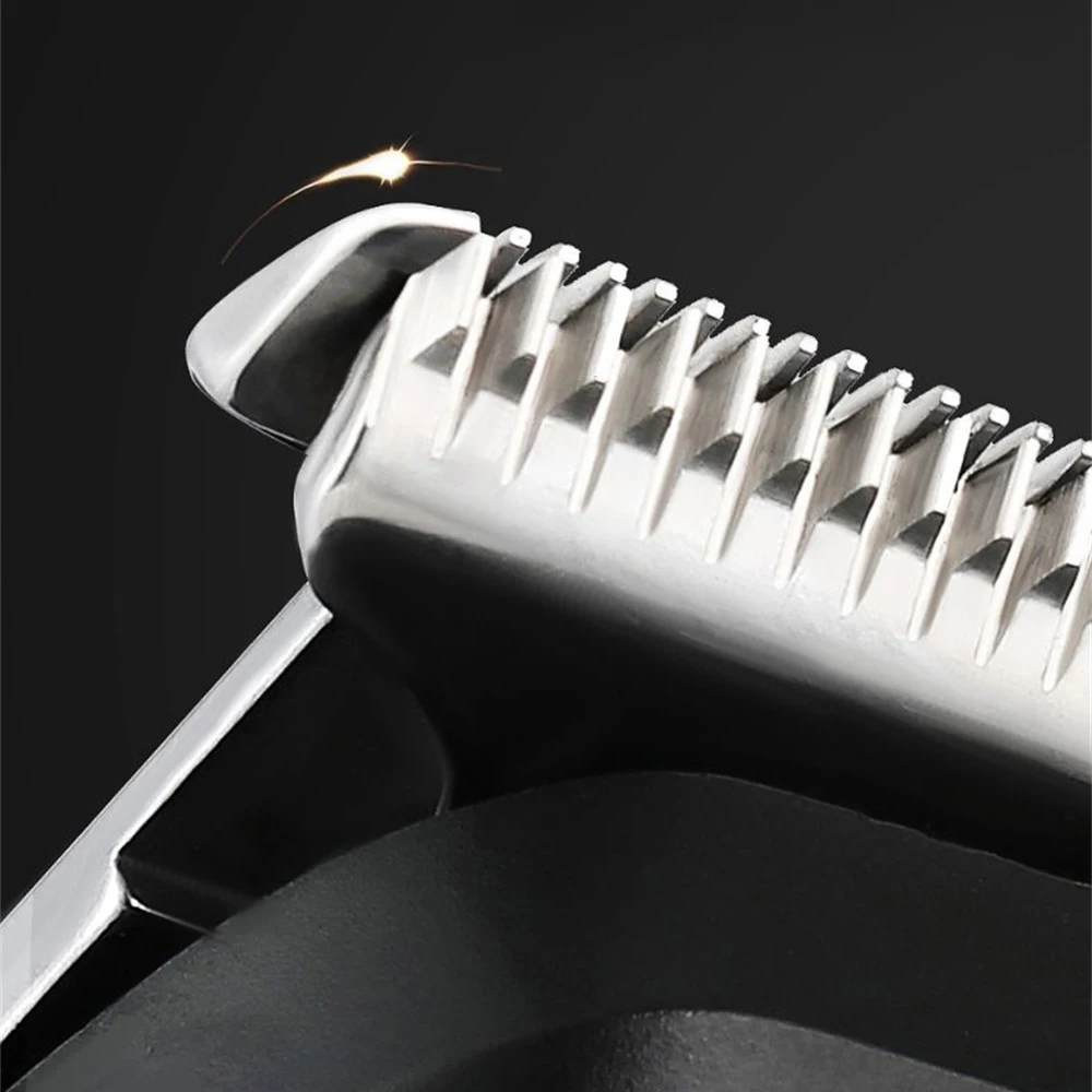 

VGR V-180 Electric Hair Clipper Rechargeable USB Port Stainless Steel Cutter Head 3 Limit Comb