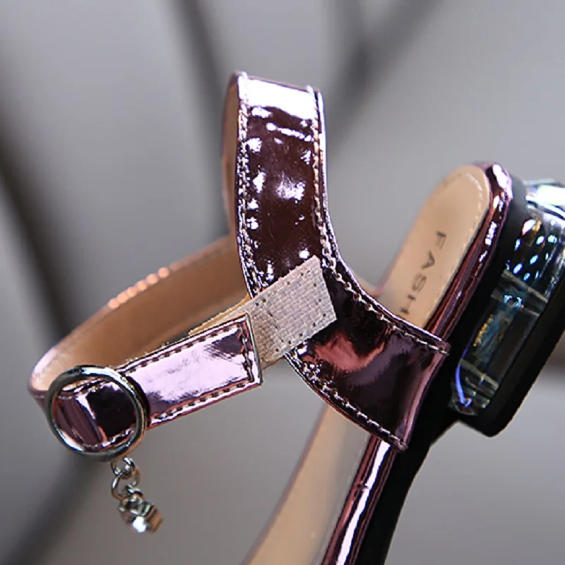 Модная одежда для девочек сандалии 2020 Новая летняя детская обувь из