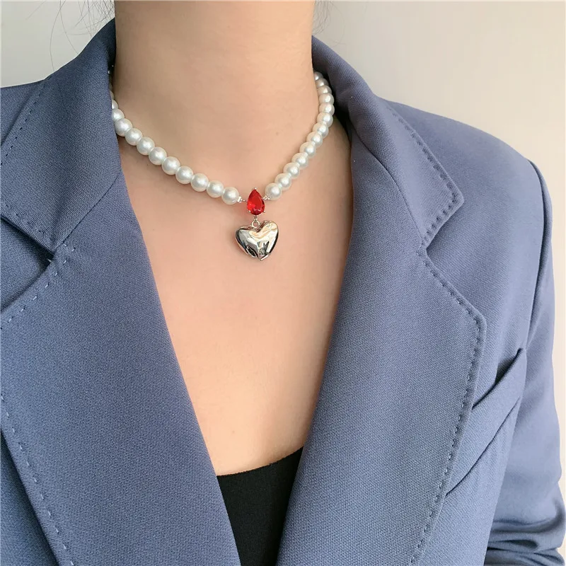 

Vintage glass Love Pearl Women Clavicle Chain Necklace Original Design European and American Fashion INS Style Versatile Jewelry
