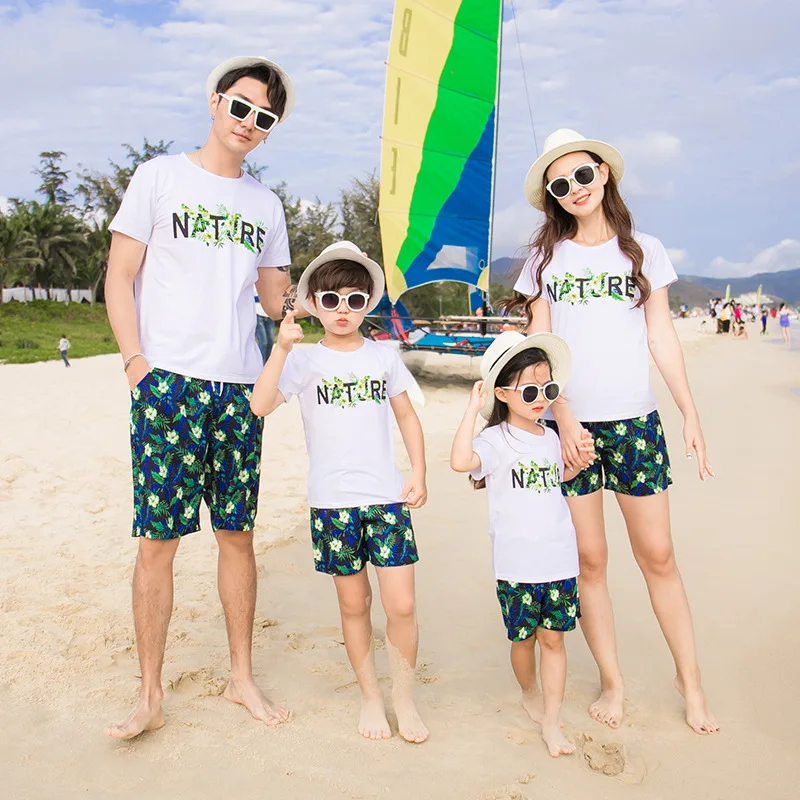 

Beach holiday beachwear family home fun summer dress a family of four family suits kindergarten group activities set