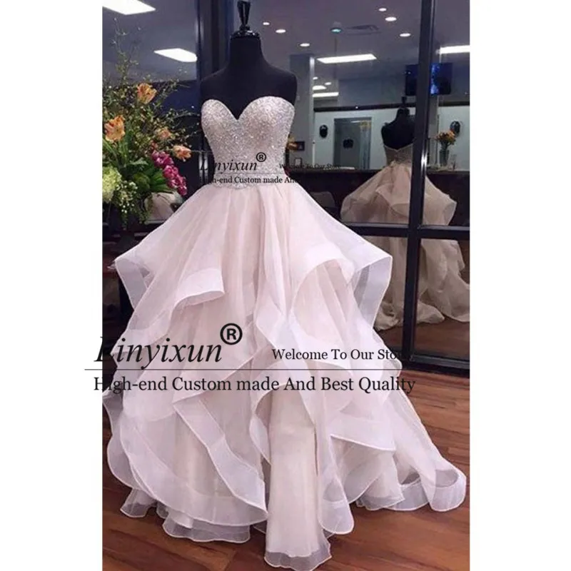

Sweetheart Prom Dresses With Sequins Strapless Lace Up Back Floor Length Ruffled Tulle Long Prom Gown 2020 Vestidos De Gala