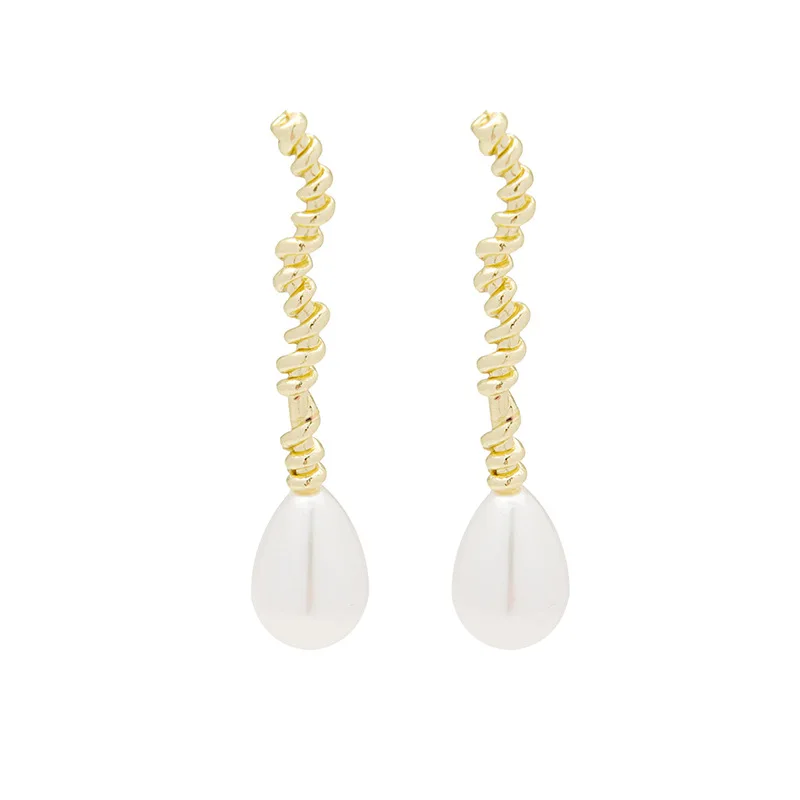 

Silver Needle Retro Water Drop Pearl Earrings All-match Fashion Personality Elegant Commuter Unusual earrings