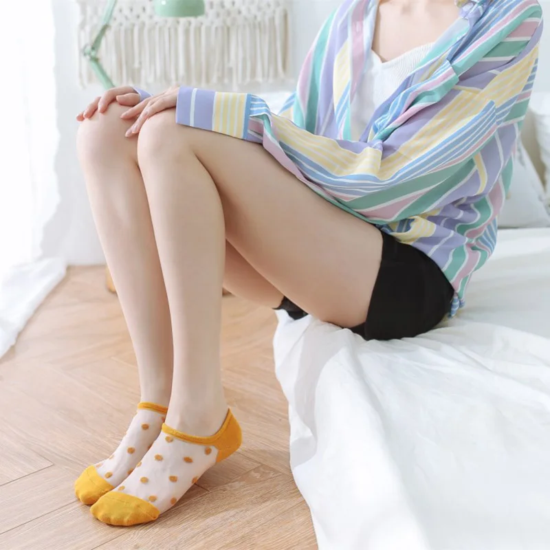 Женские летние тонкие японские хлопковые носки в горошек с нескользящей