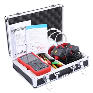 Трехфазный цифровой измеритель напряжения и силы тока переменного ETCR4700 |