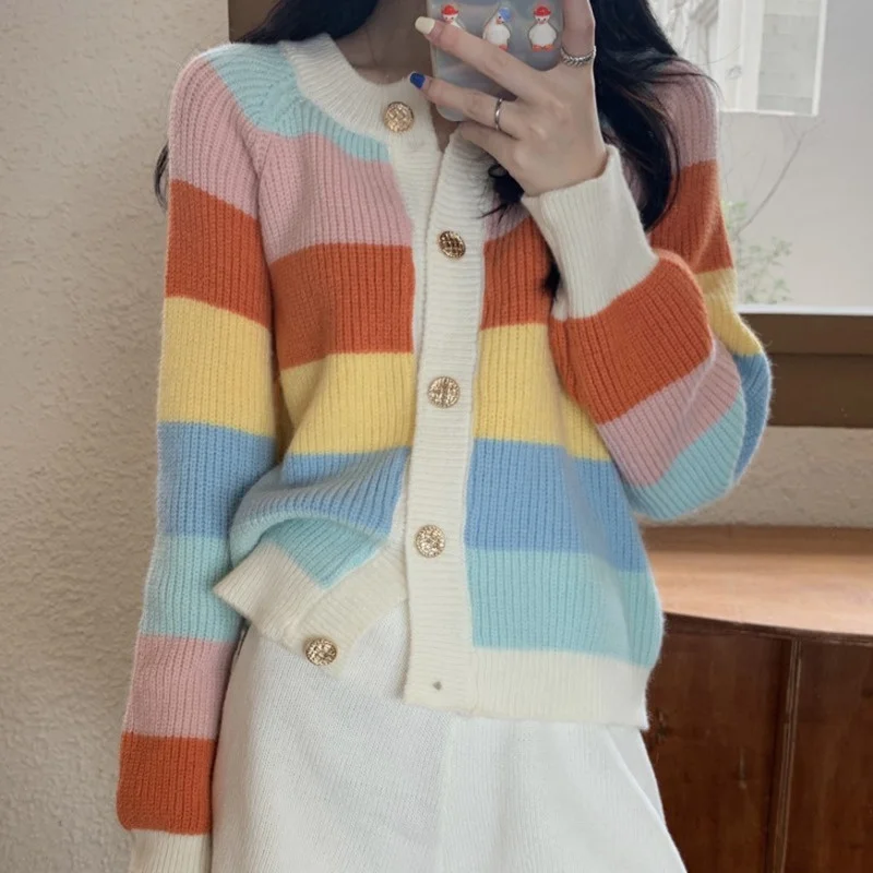 Женский трикотажный кардиган в полоску с длинным рукавом |