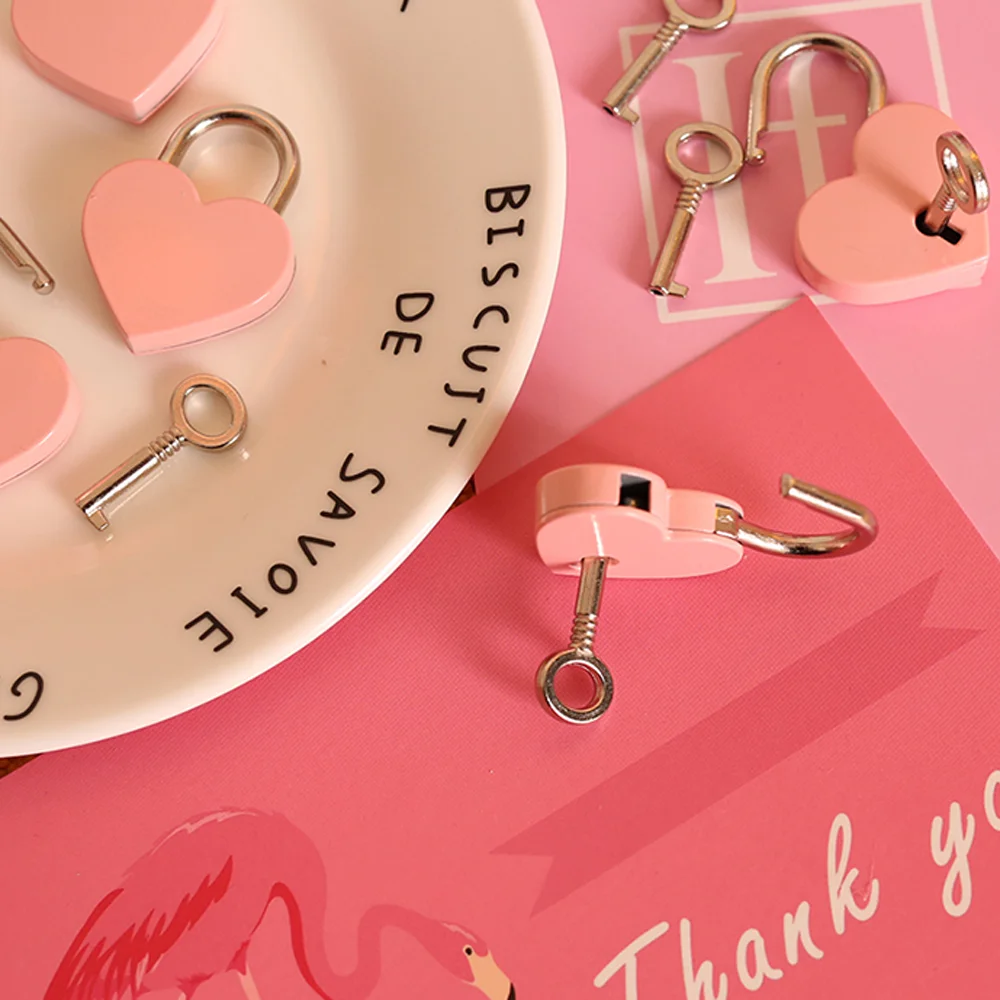 Старинный Античный стиль мини в форме сердца симпатичный висячий замок с ключом