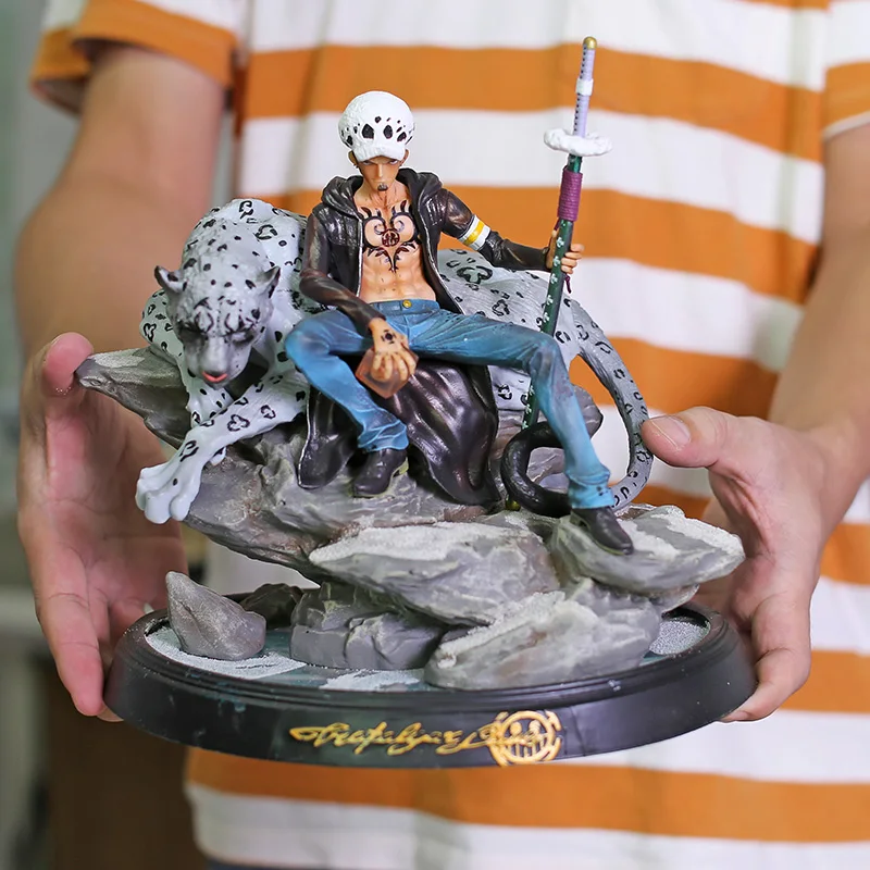 

One Piece Trafalgar Law Snow Leopard Ver GK Statue Collectible Figure Model Toy