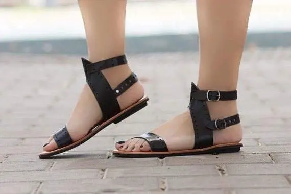 

Women Sandals Flat Gladiator Leather Sandals Summer Shoes Woman Rome Style Double Buckle Casual Beach Sandles Plus Size hjm7