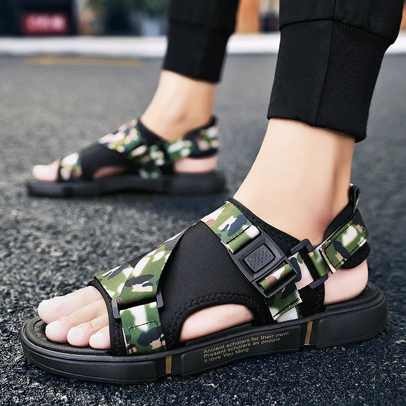 

New Summer Indoor and Outdoor Slippers, Fashionable Beach Sandals and Slippers, Home Household Non-slip Dual Purpose Men's Shoes