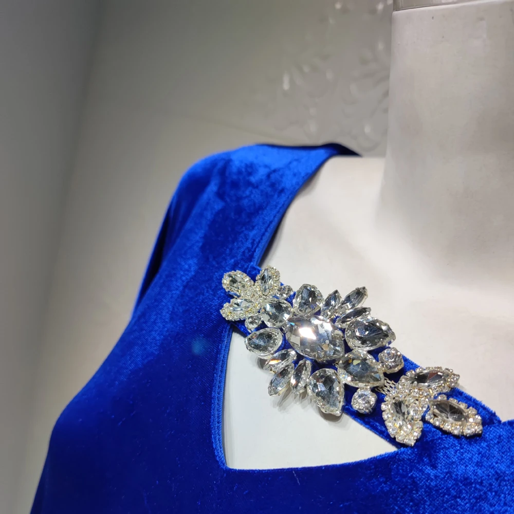 

Muslim Women Arab Maxi Abayas Velvet Long Dress Batwing Sleeve Diamonds Luxury Party Evening Elegant Kaftan Ramadan Islamic Gown