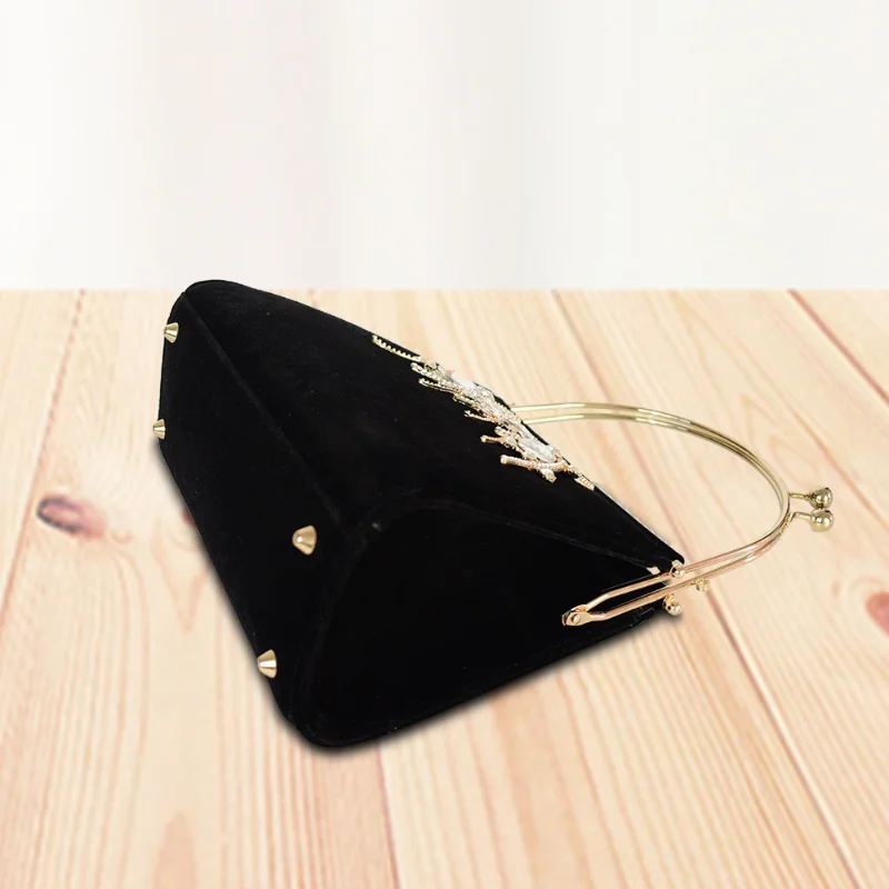 

Fashion Velvet Female Handbag Luxury Designer Diamond Ornament Retro Metal Handle Bag Casual Party Dinner Bag Coin Purse