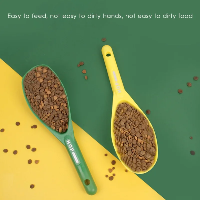 Пластиковая ложка для корма собак и кошек многофункциональная зеленая кормления
