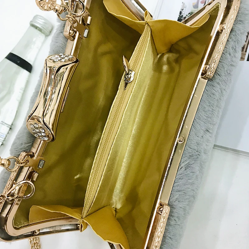 

Fashion female metal handle chain wedding plush bag woman shoulder crossbody dinner handbag