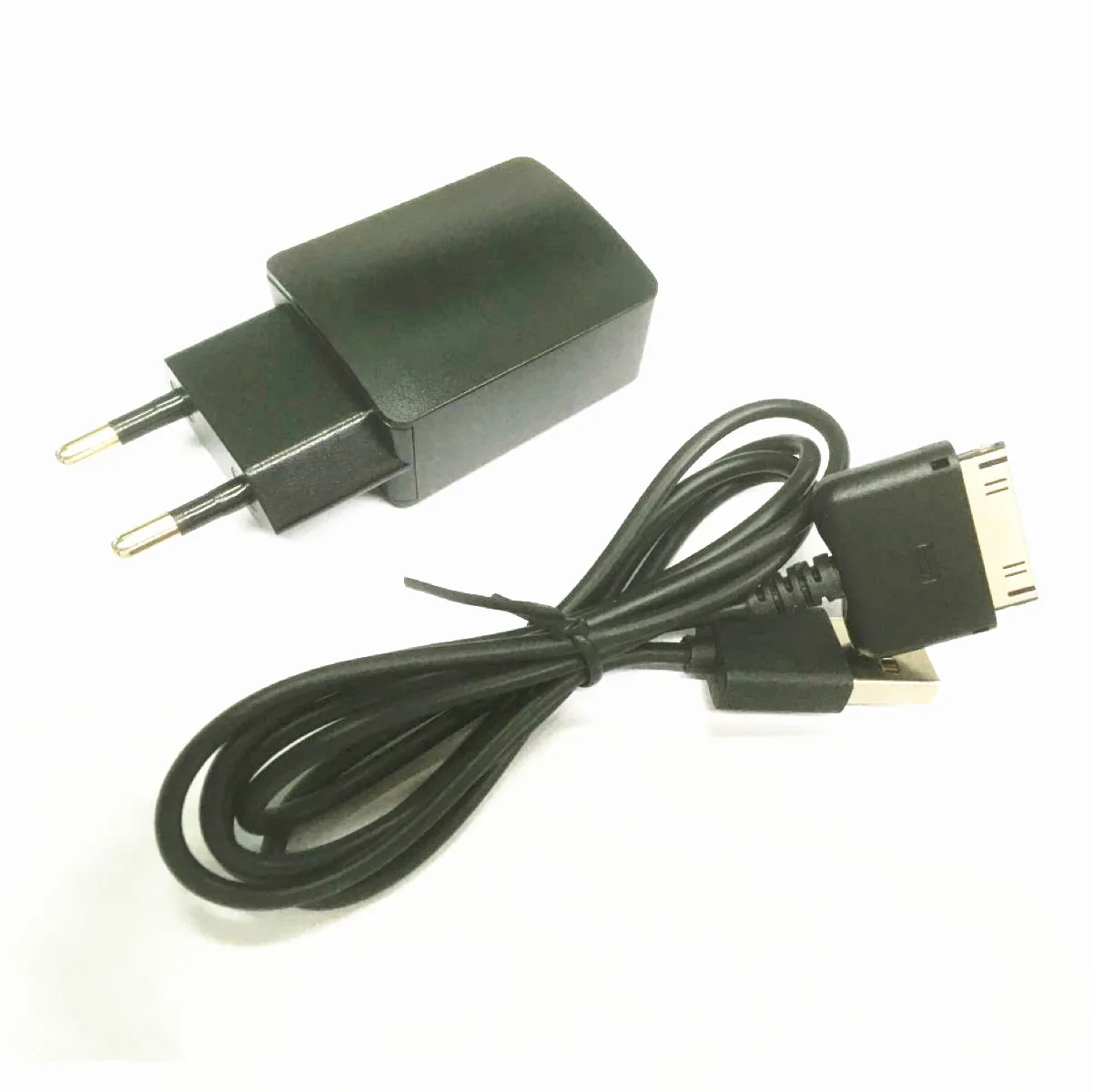 USB-кабель для синхронизации данных и настенное зарядное устройство переменного