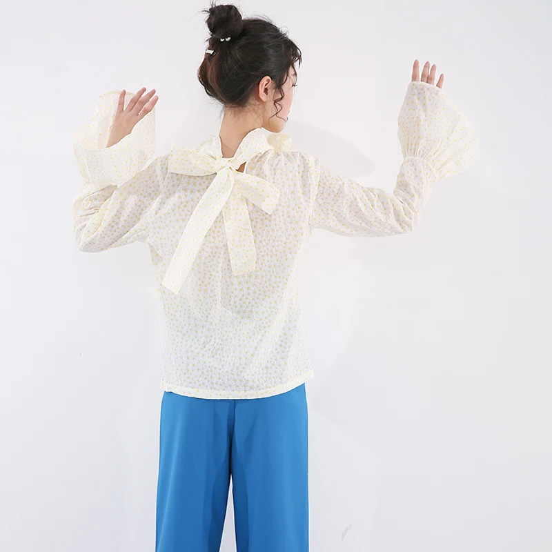 

[EAM] Women Hollow Out Dot Drawstring Blouse New Stand Collar Long Sleeve Loose Fit Shirt Fashion Spring Autumn 2021 1R68100