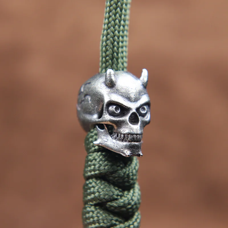 

Брелок для ключей с головой демона, ножом, бусиной, подвеской из латуни в форме рога дьявола