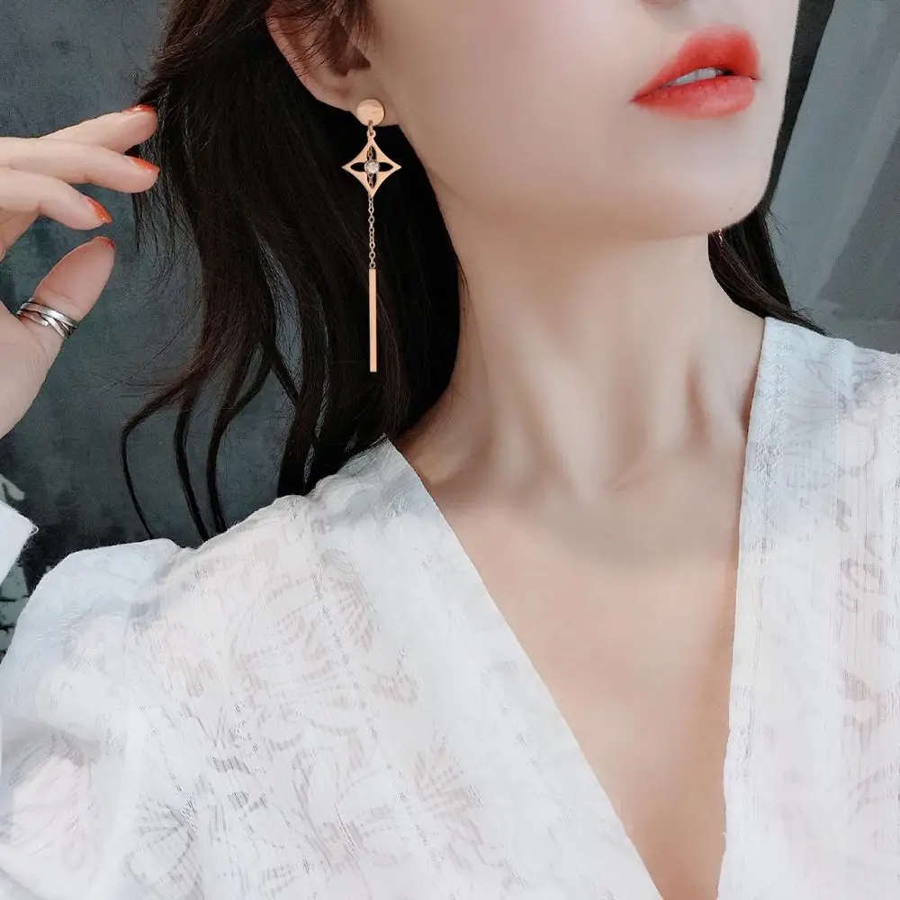 

JIOROMY 2021 Jewelry CZ Titanium Steel Long Strip Tassel Earrings For Women Dangle Hollow Geometric Clover Gold Drop Earring
