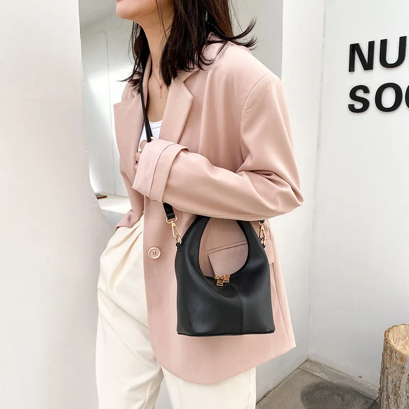 

Новинка 2021, модные маленькие сумочки и кошельки, женская сумка на плечо, роскошные дизайнерские сумки, Женский брендовый клатч, сумка-мессен...