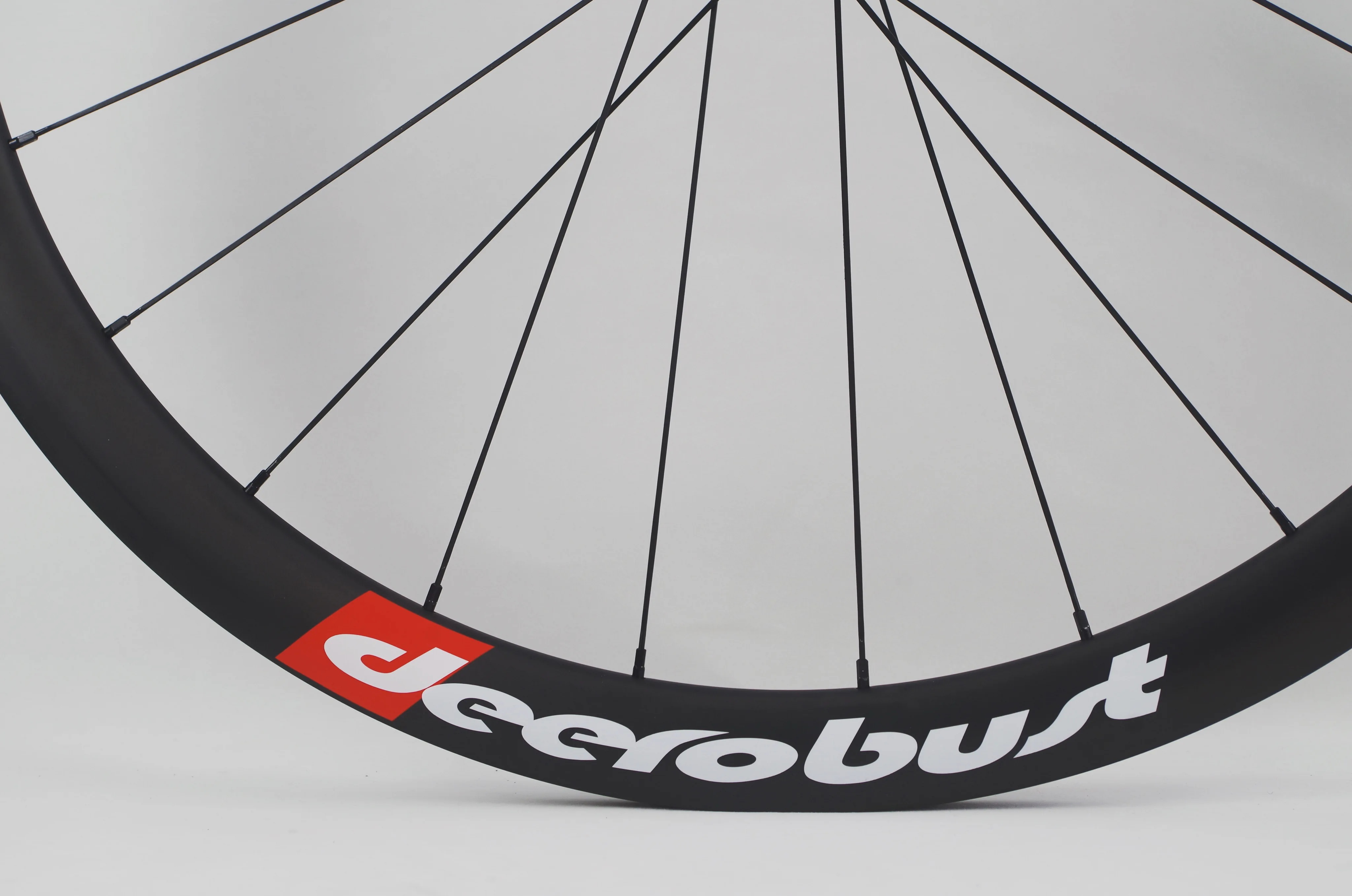 1150g мухи 700C 38 мм углеродного глушитель выхлопной трубы трубчатые Дорожный диск