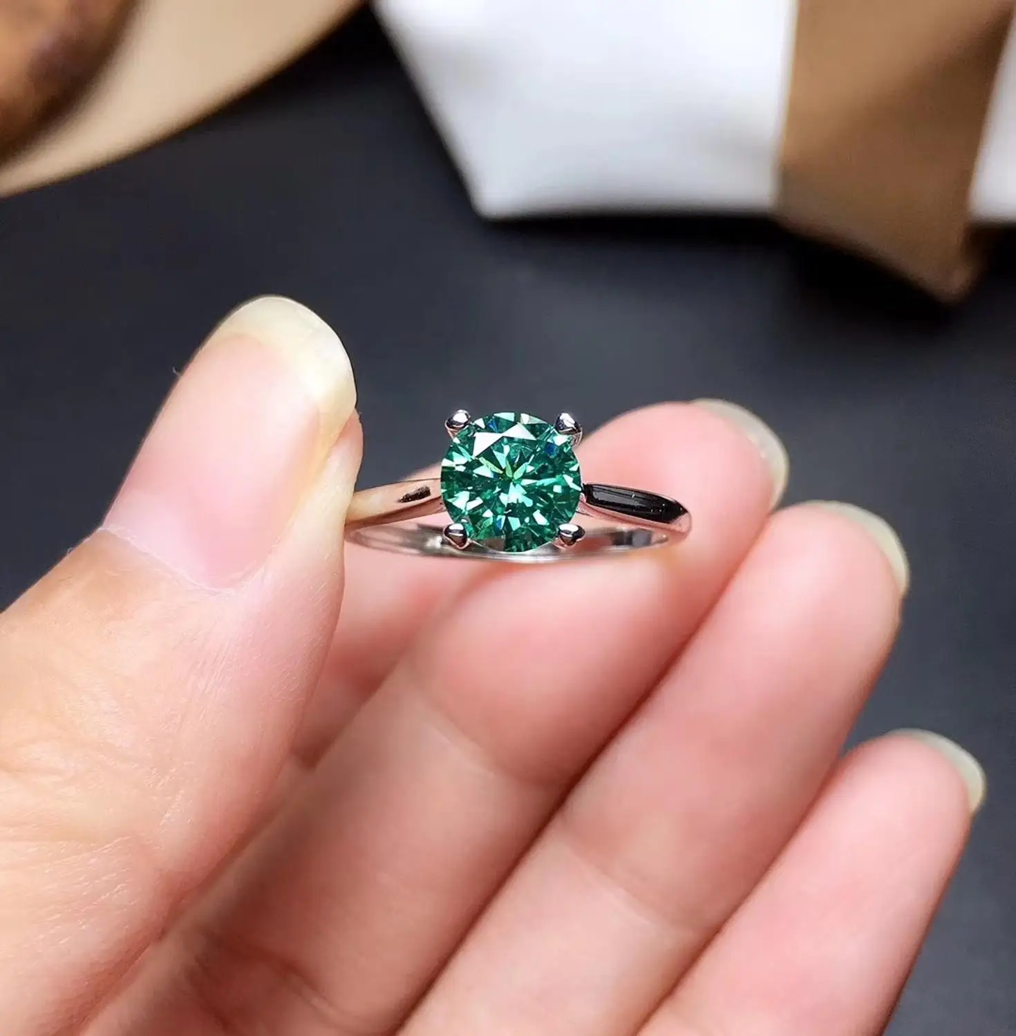 Кольцо с зеленым моисанитом новое кольцо индивидуального дизайна серебряное
