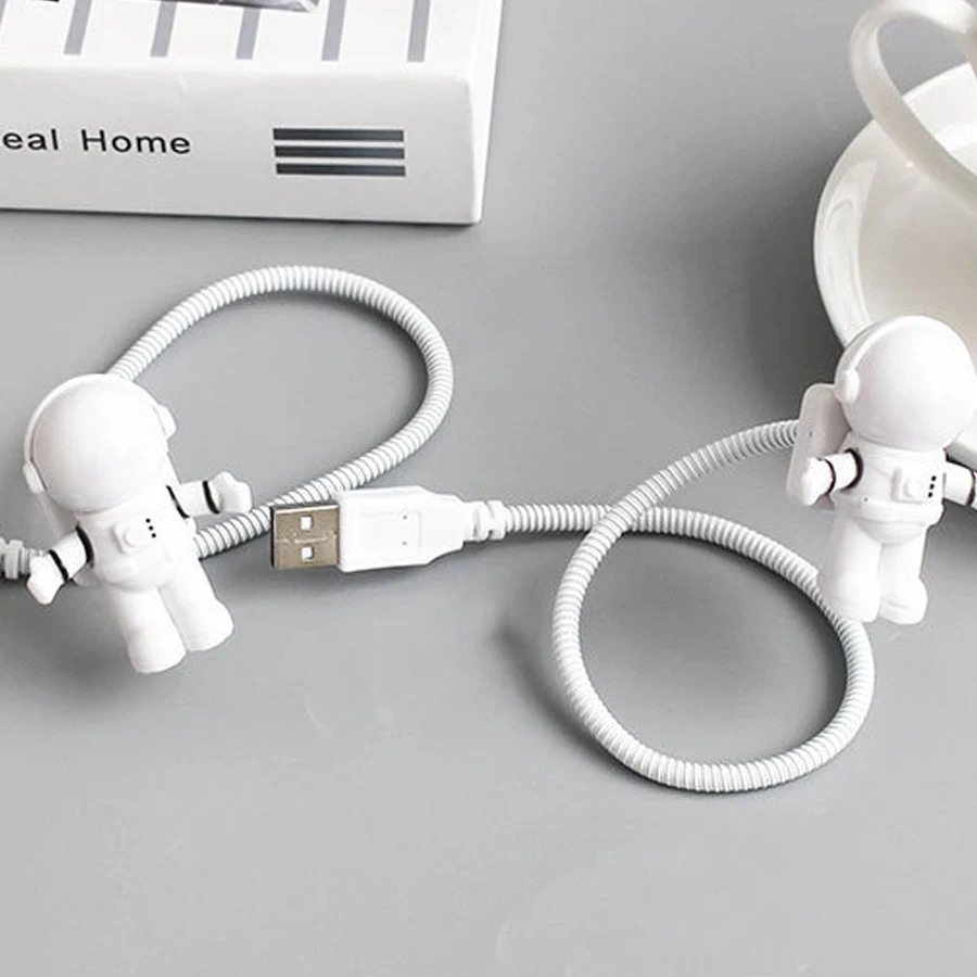 

Creative astronaut astronaut Mini USB Nightlight led laptop keyboard light dormitory portable A454