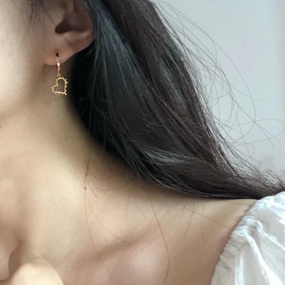Серьги из стерлингового серебра 925 пробы, модные, полые, сердце, короткий кулон, висячие серьги, сладкий тренд, женские серебряные серьги для девочек, ювелирные изделия