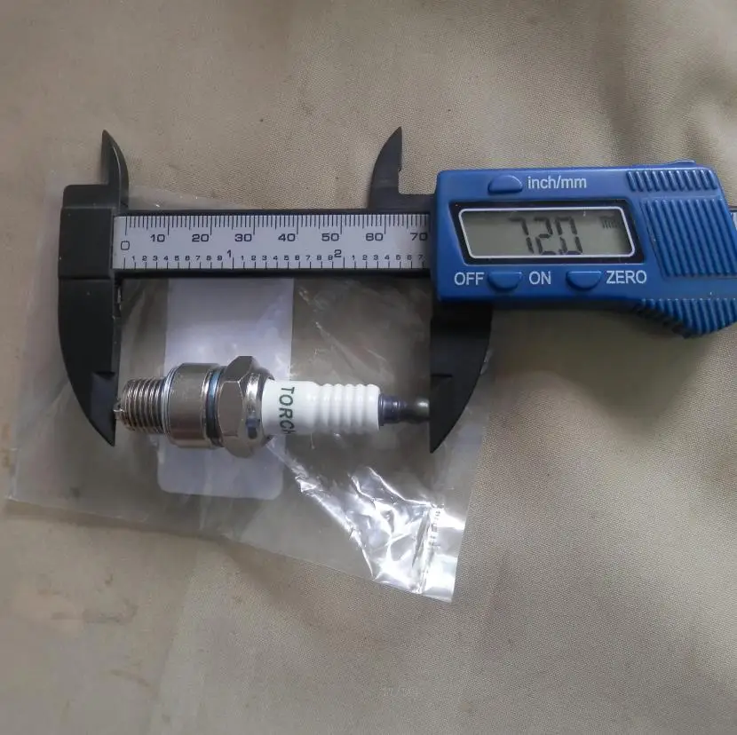 Свеча зажигания EX17 BR6HS E6RC E4RC для ROBIN SUBARU EX13 EX21 EX27 EX35 EX40 EH17 EH36 & MORE 2T 4HP 6HP 7HP 9HP 14HP 20A 06701