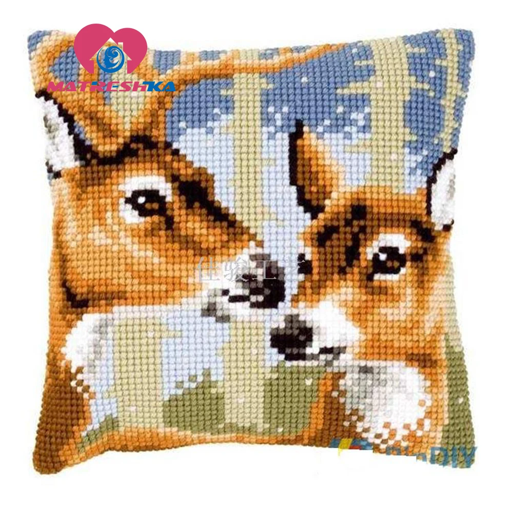 Подушка вышивка крестиком олень ковер крючок подушка поделки Сделай своими
