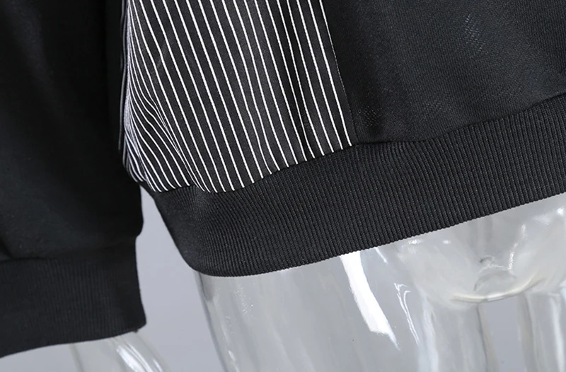 

[EAM] Women Black Striped Contrast Color Big Size T-shirt New Round Neck Short Sleeve Fashion Tide Spring Summer 2021 1DD5790