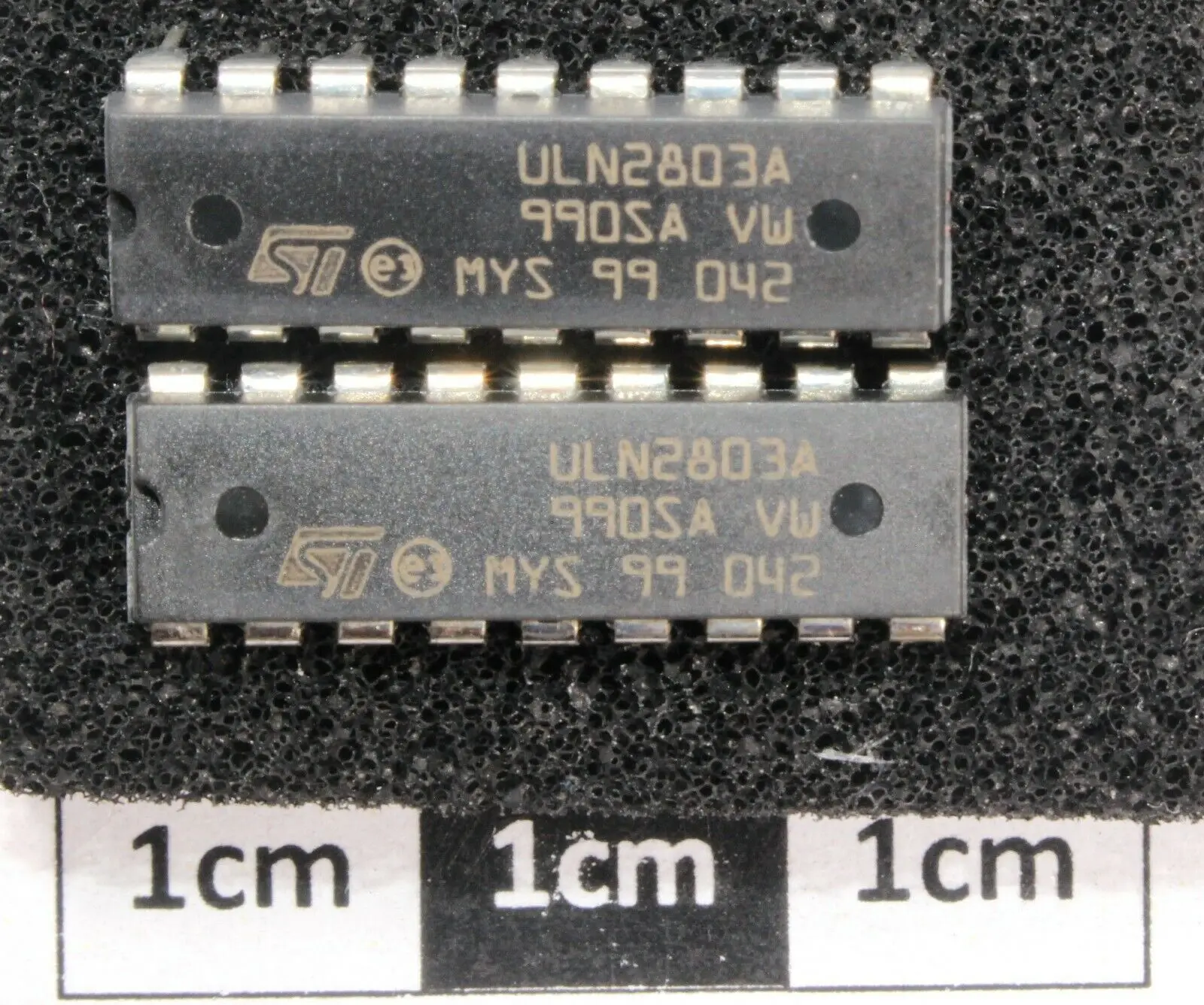 

ST Micro ULN2803A Darlington Transistor