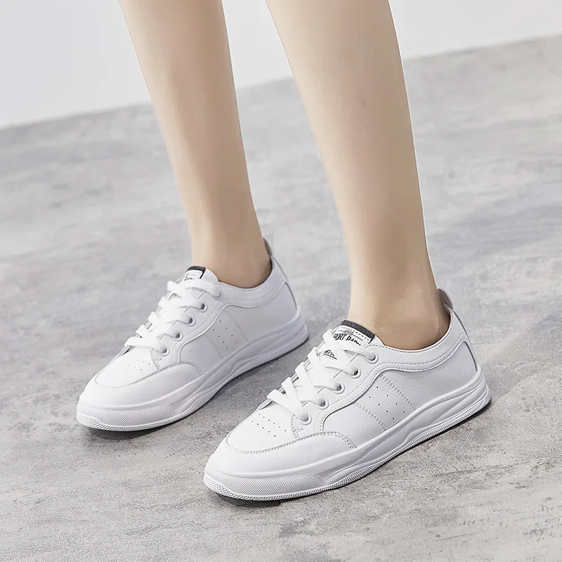 

2020 new trendy brand designer velvet shoes breathable thick-soled white shoes women color matching round toe single shoes women