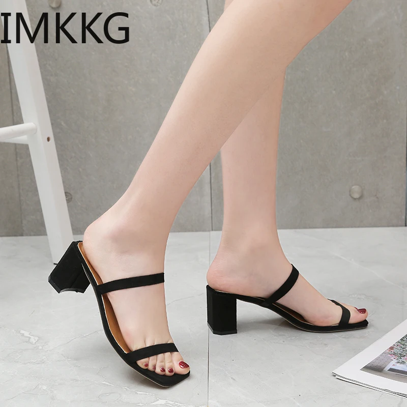 Шлепанцы женские на квадратном каблуке сланцы модная выразительная обувь из