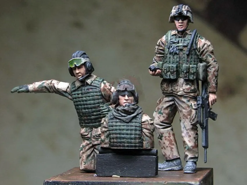 Комплект 1/35 модельная фигурка из смолы неразборный неокрашенный X314 (без