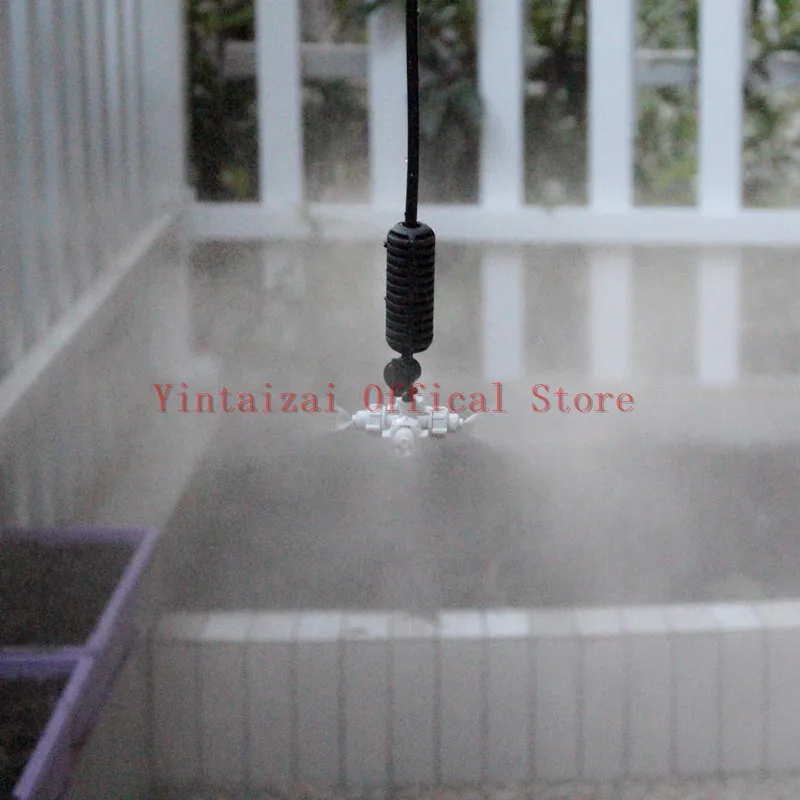 Белая поливочная система разбрызгиватель с 4 выходами микродержатель