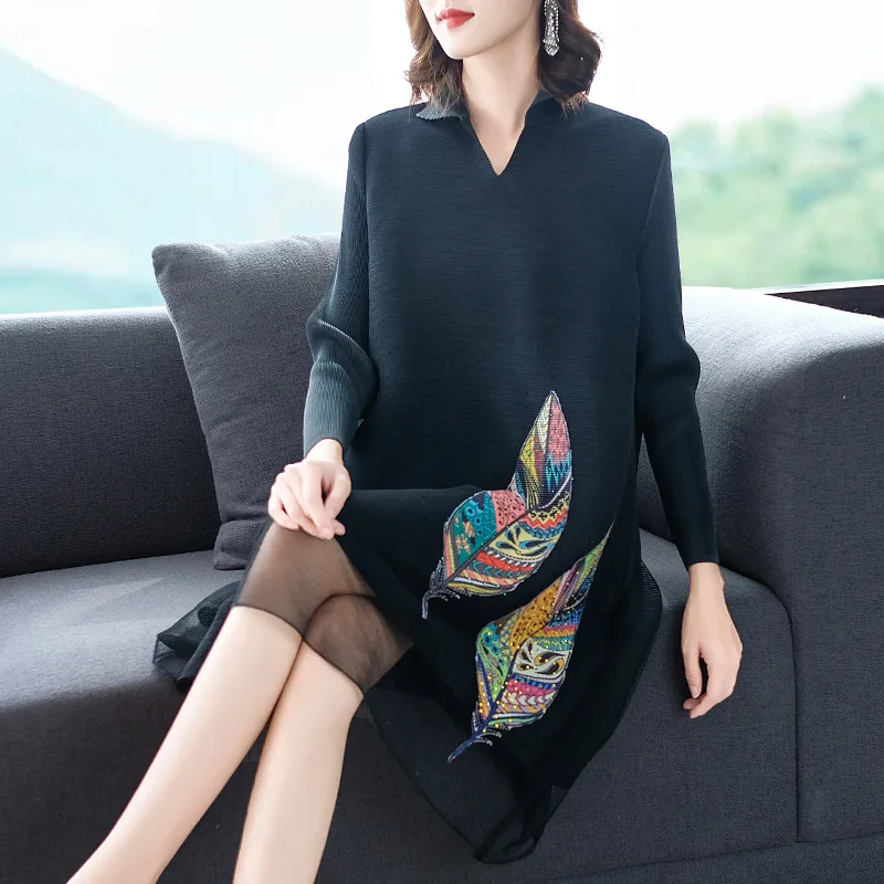 

Plus Size Dress Autumn Women Fashion Turndown collar Embroidered Beading Miyake Pleats Loose Dress for women weight 45-75kg
