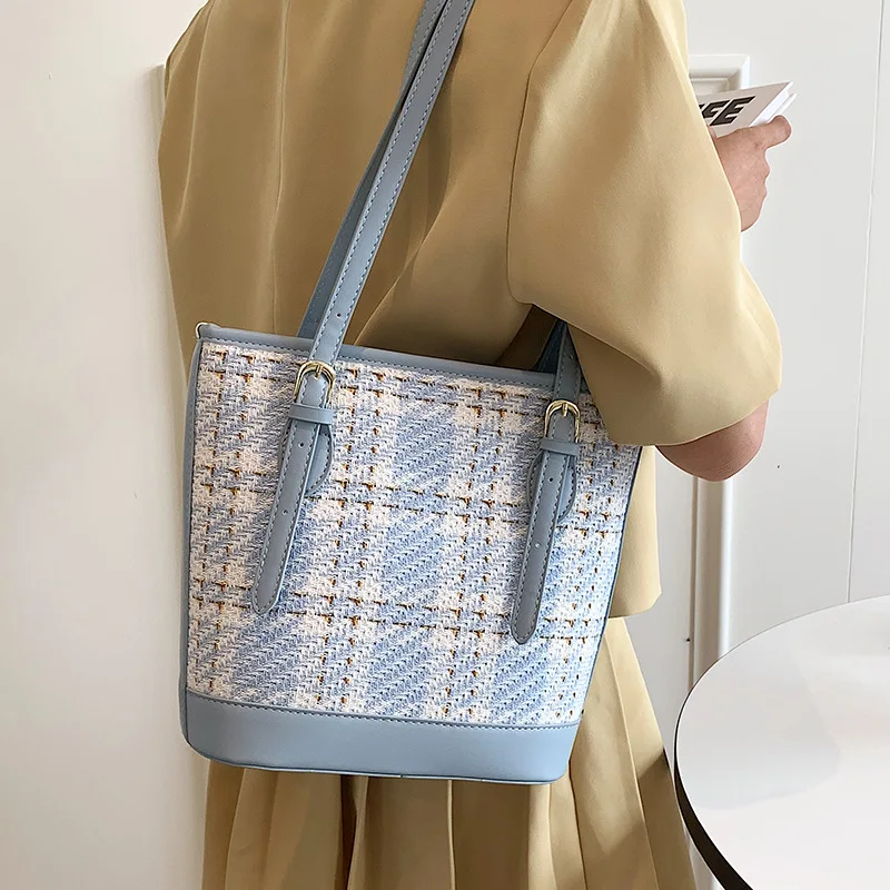 

Portable Bucket Bag Ladies Bag 2021 Designer Handbags New Trendy Fashion Plaid Shoulder Bag Niche Underarm Tote Bag