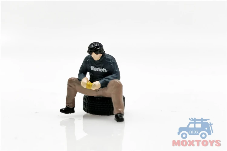 CLDC 1:64 рисунка в железной коробке |