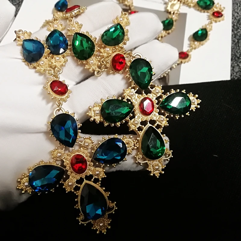 Luxury Crystal Statement Choker  Cross  Necklace For Women Accossery Party Jewelry Baroque style Hight Quality