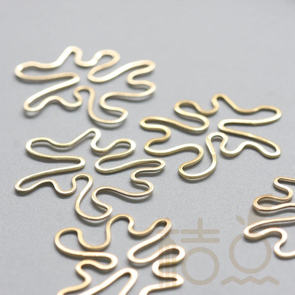 Твердый латунный Соединитель с цветочным узором Ссылка 27x26 мм (4118C)|Ювелирная