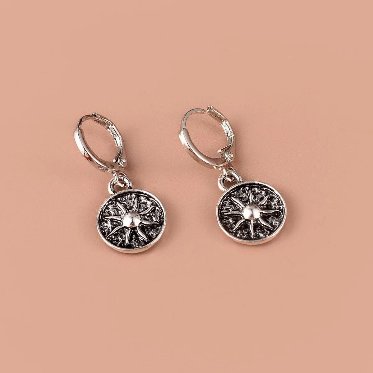 

Sun Disc Earrings for Women Retro Earrings 2021 Trend Gothic Style Dangle Accessories Fashion Jewelry