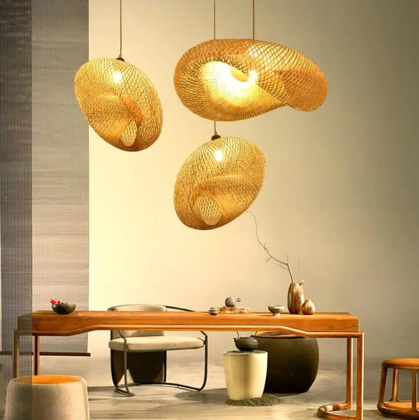Светильник для дома в скандинавском стиле из бамбука с современным подвесом и оригинальным дизайном.