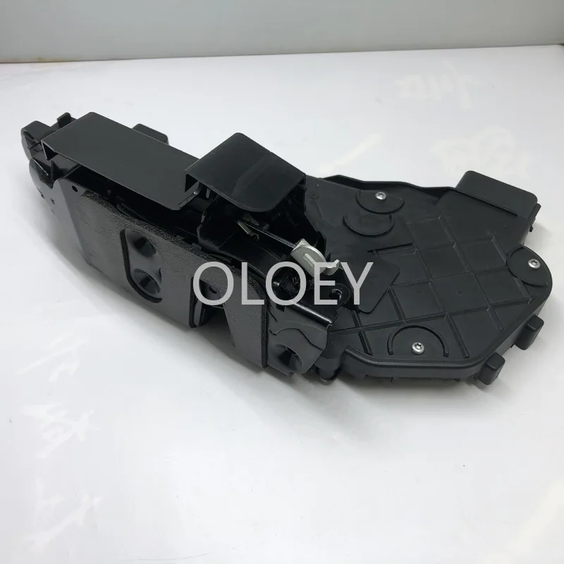 Блокировочный дверной замок с индуктивностью центральный задний правый LR013890