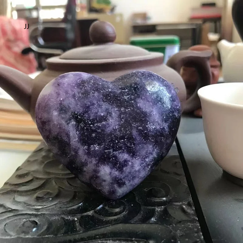 

Natural Amethyst heart stone Love shape Stone furnishing articles raw ore specimens, optimize sleep Love stone Purple stone