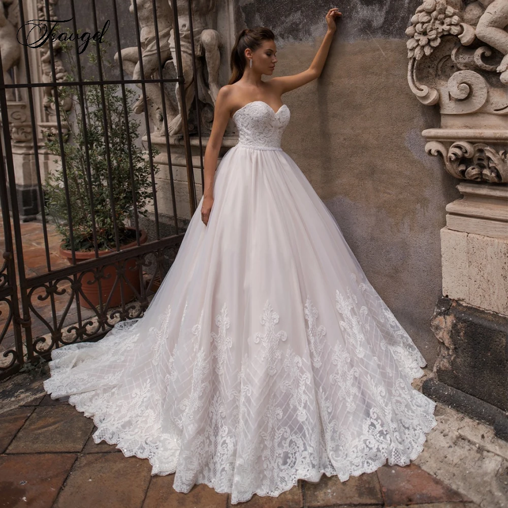 ТРАПЕЦИЕВИДНОЕ кружевное свадебное платье Traugel с вырезом лодочкой жакет