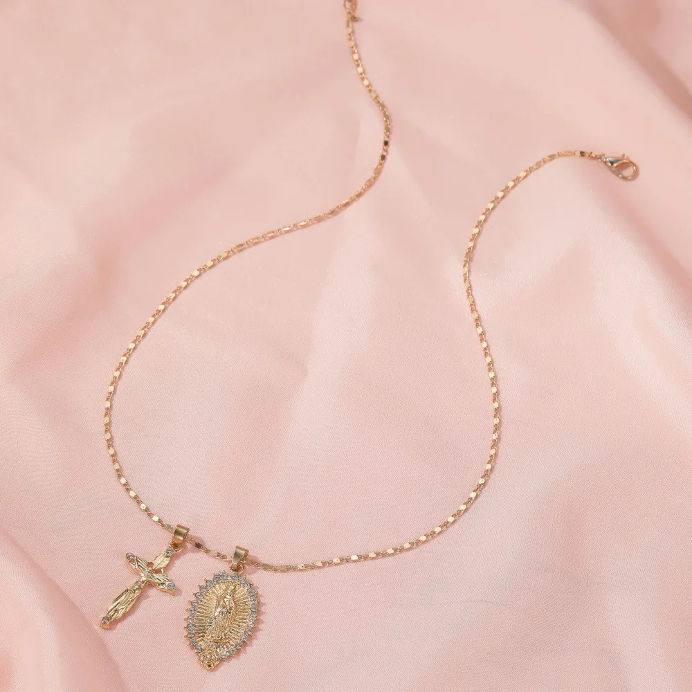 

Vintage Jesus Pendant Women Necklace Luxury Stainless Steel Gold Rhinestone Ladies Exquisite Chain High Quality Gift Jewelry