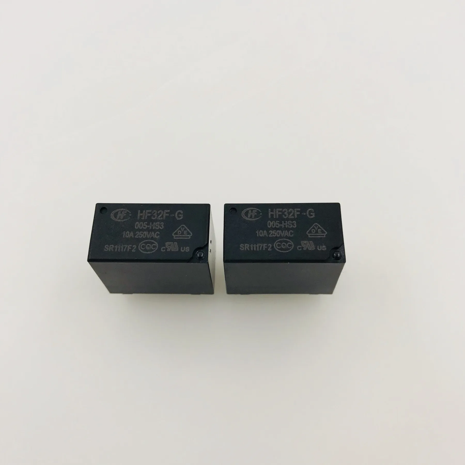 HF32F-G-005-HS3 5VDC 10A 250AC SJ-S-105DMH реле